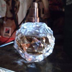Ariana Grande Perfume 