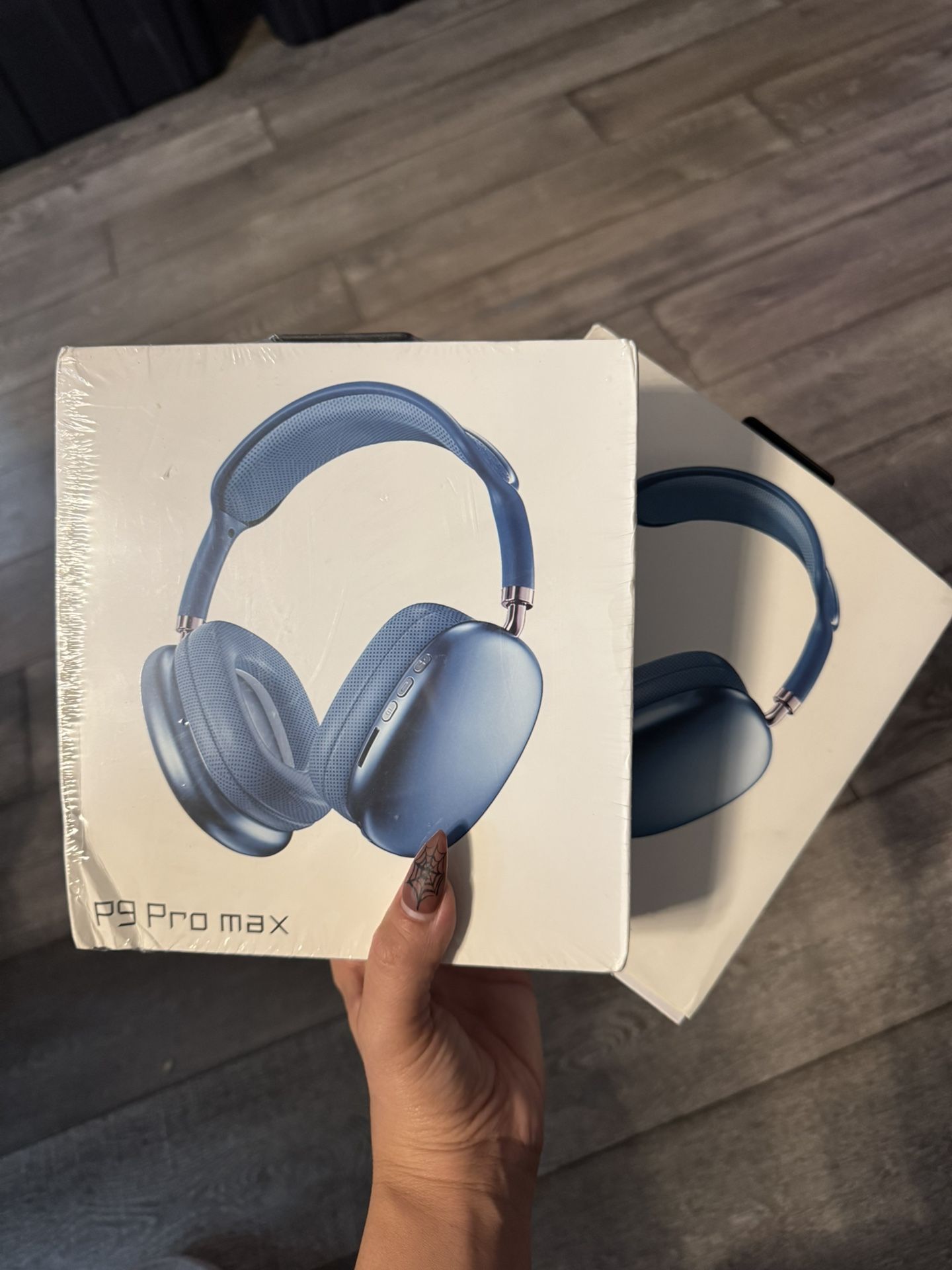 Headphones 