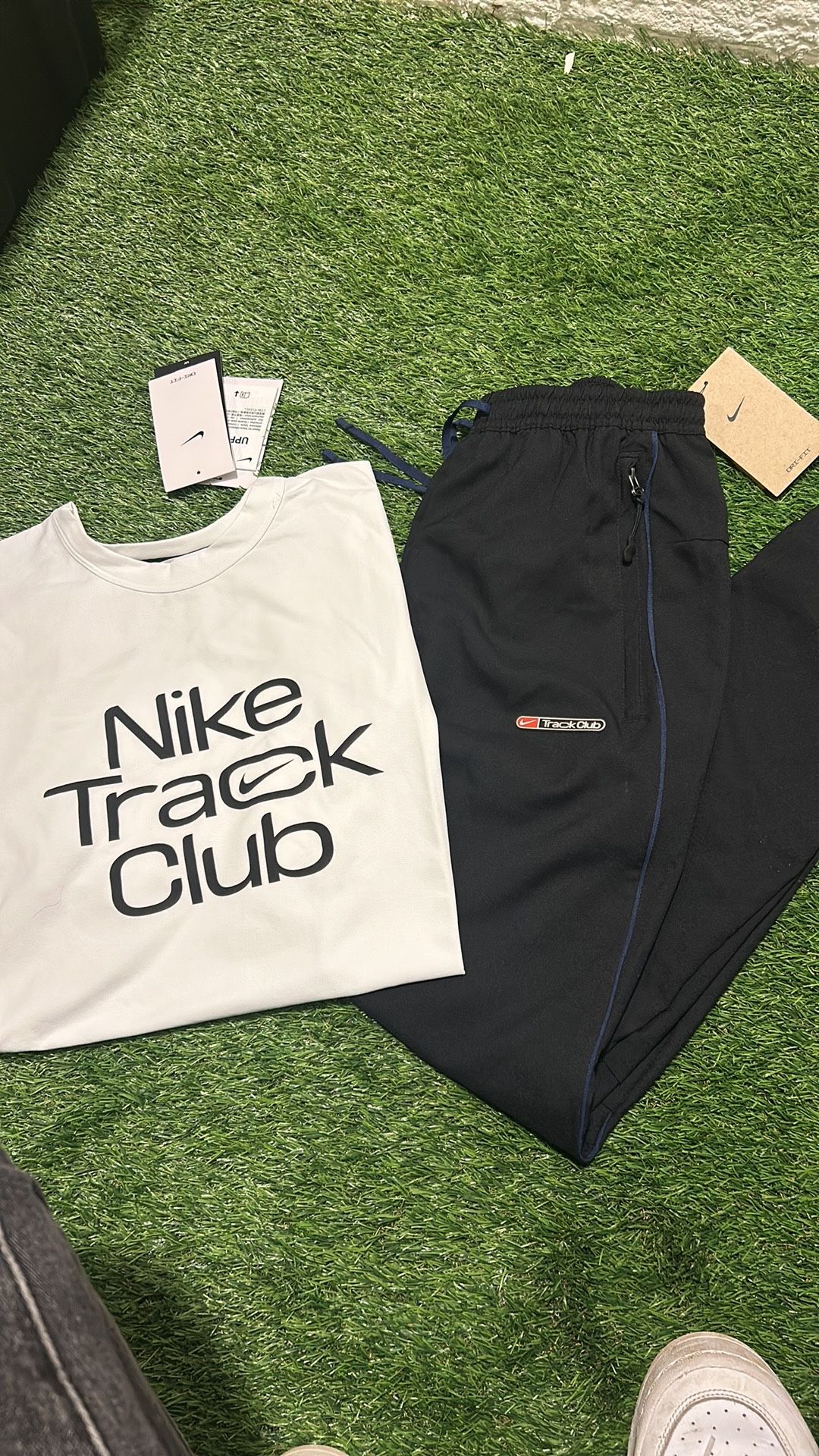 NIKE TRACK CLUB SET • XS Men’s Running Outfit New With Tags