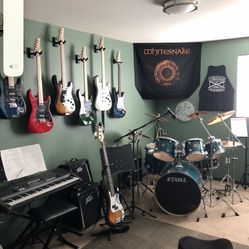 TAMA Superstar 7 Pc drum kit with Cymbals And Hardware. 