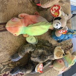 Lot of retired  Beanie Babies