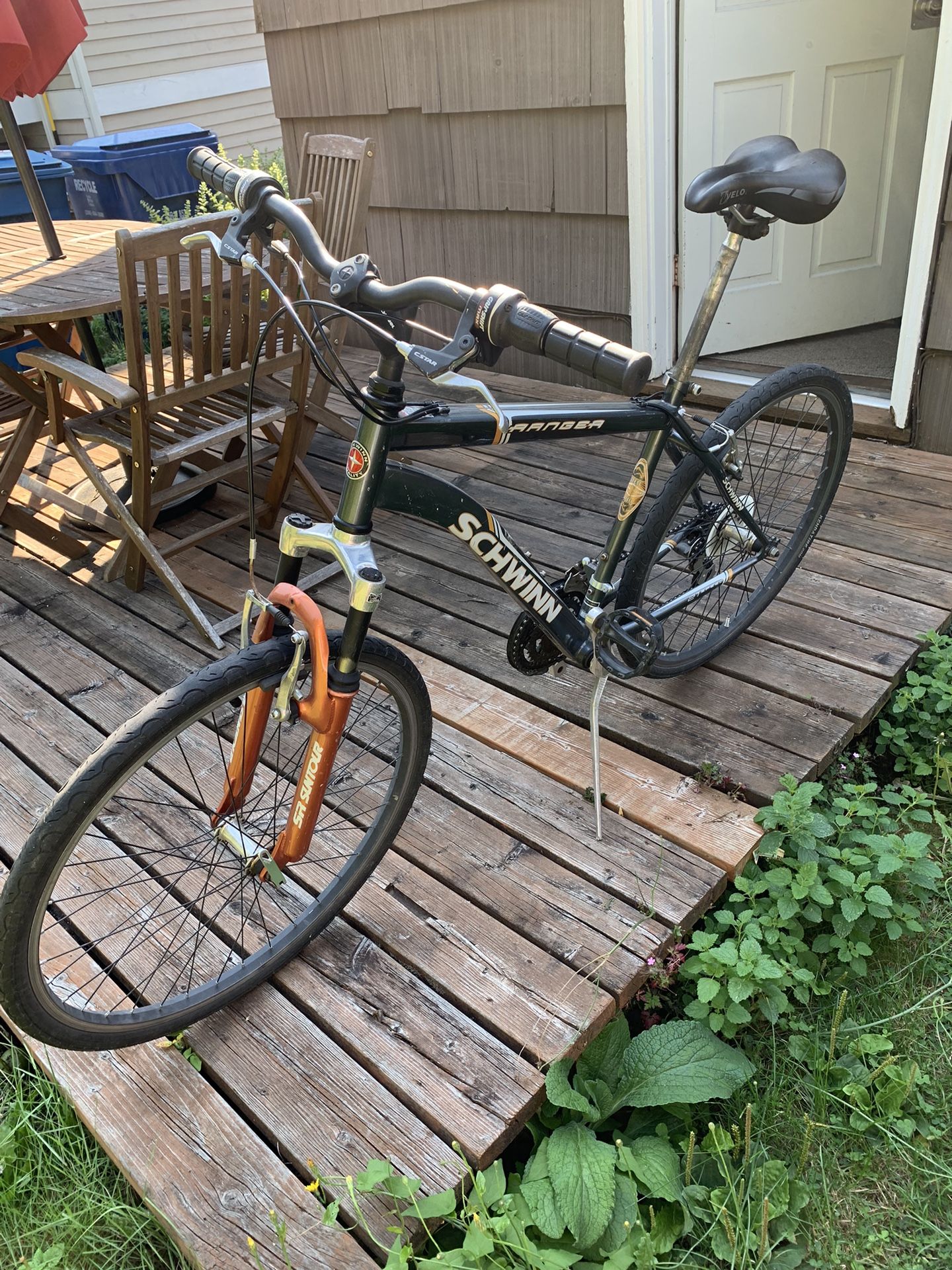 Schwinn Ranger SR Suntour 21 Speed Mountain Bike