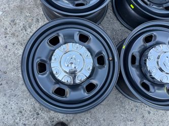 17” dodge ram 2500 8 lug rims steelie for sale with chrome caps 8x165.1