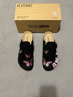 Custom Butterfly Name Clogs (All Sizes Available) – Soft Footbed Comfort Slides – Personalized Black Pink Design