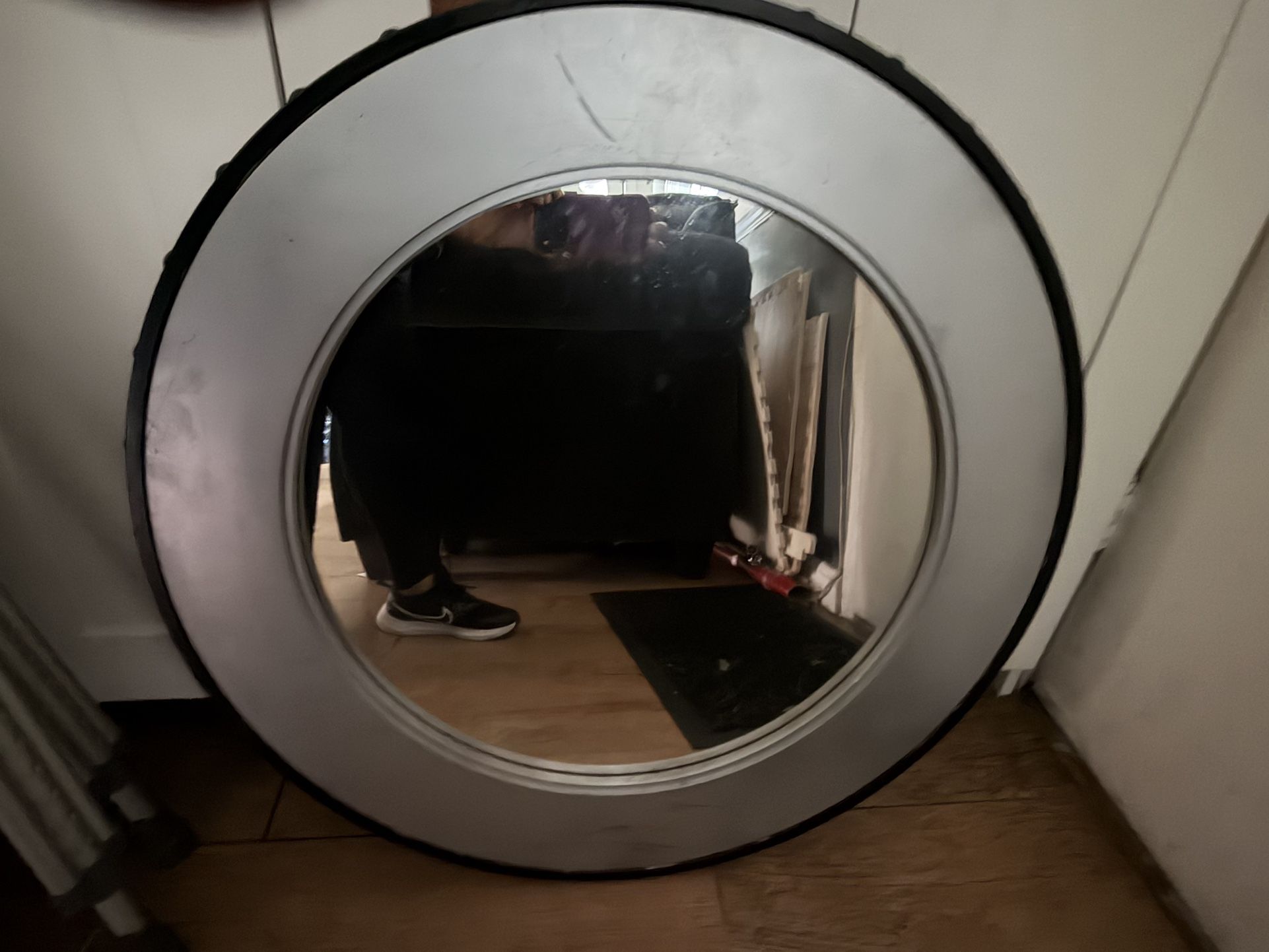 Round Mirror