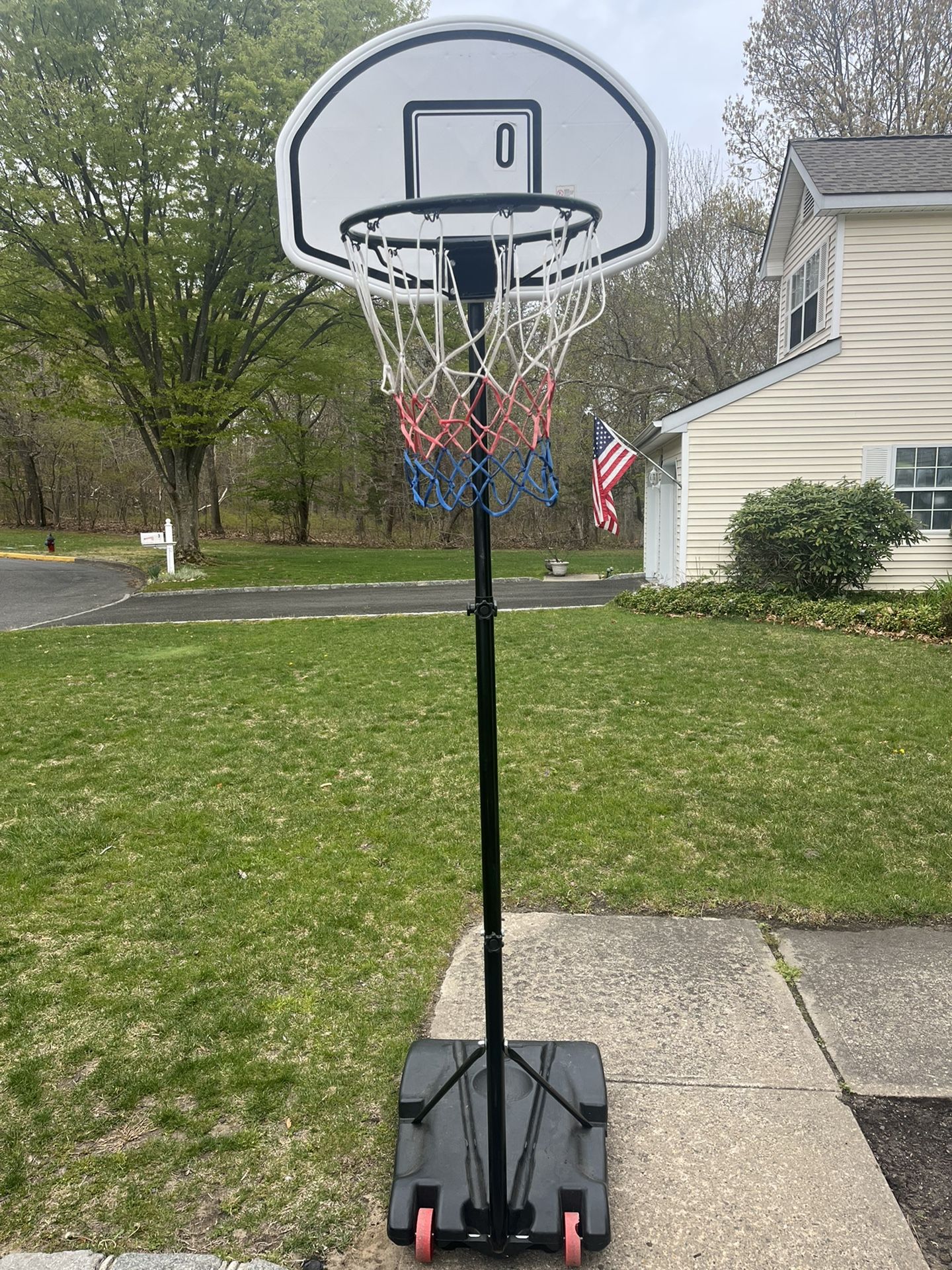 Basketball hoop