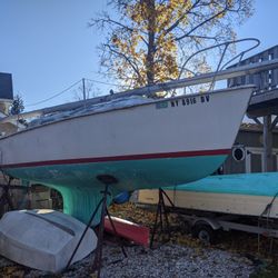 Bristol Caravel 22' Sailboat 