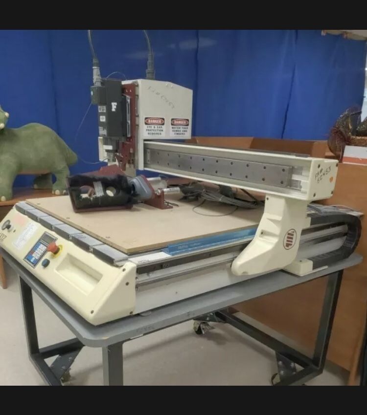 AXYZ ELTE TMPE3 CNC MACHINE ROUTER TABLE