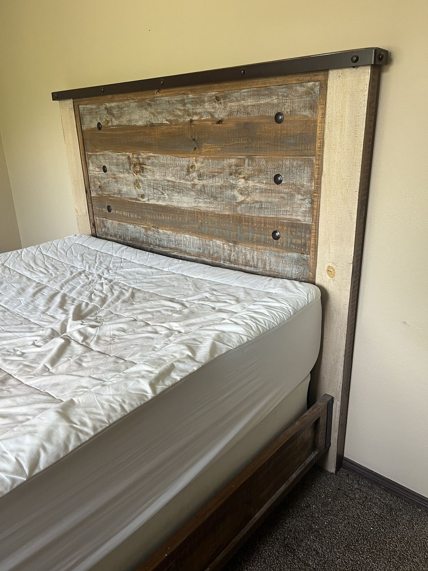 Bed frame And Memory Foam Queen Mattress With Spring Box