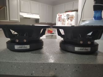 Par de 6.5 deadbonce s 260w 130rns 4homs entrego calados  tiene a oyado pero son nuevas $95