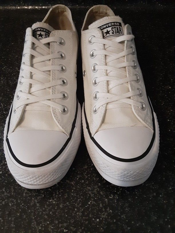 Converse Platform womens 7.5 Great Condition