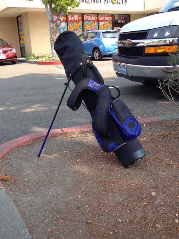 Junior Golden bear golf bag and clubs