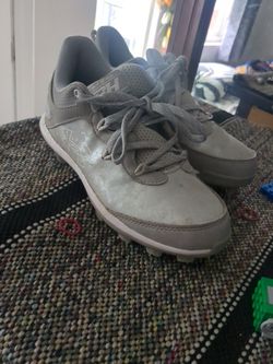 4y Under Armour Cleats