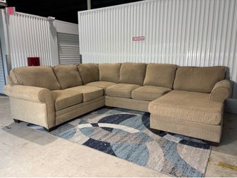 Brown Sectional Couch W/ Free Delivery 🚚
