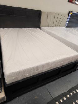 Queen Bed & Memory Foam atress 