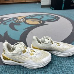 Under Armour Curry’s 