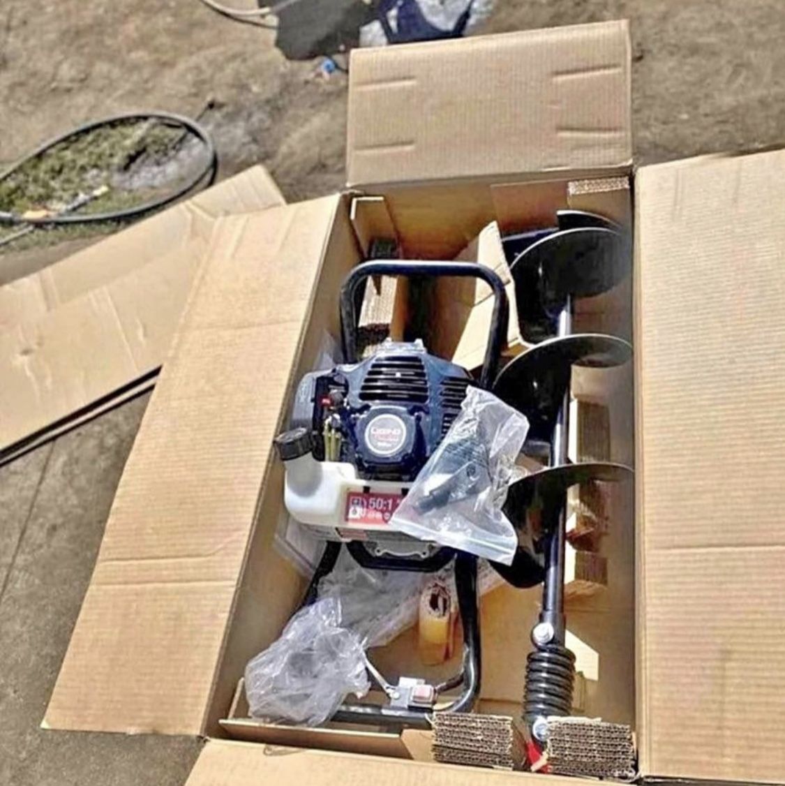 Exclusive Legend Force 52 cc 2 Cycle Gas Powered 1 Man Earth Auger with 8 in