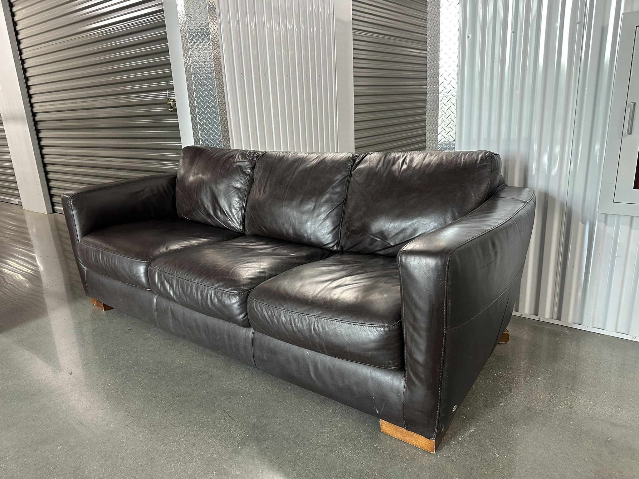 Italsofa Shanghai Traditional Leather Dark Brown Sofa