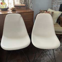 Mid Century Eiffel Like Chairs Mod, Retro, Vintage 