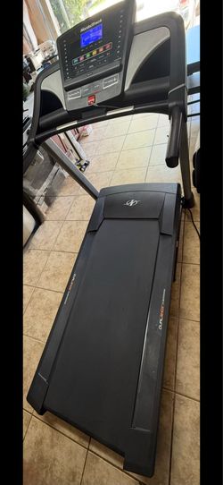 NordicTrack Treadmill - in very good Condition! No nothing wrong with it (Works Perfectly)