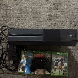 Xbox One 500 gb with Controller/Cables/Games