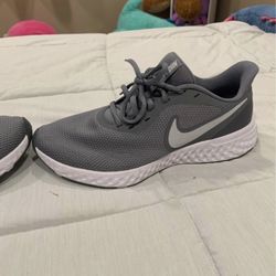 Size 11 Nike Shoes