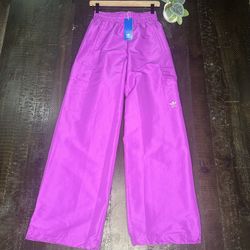 Adidas Originals Women's Essentials Woven Cargo Pants NWT Size XS (Purple Burst)