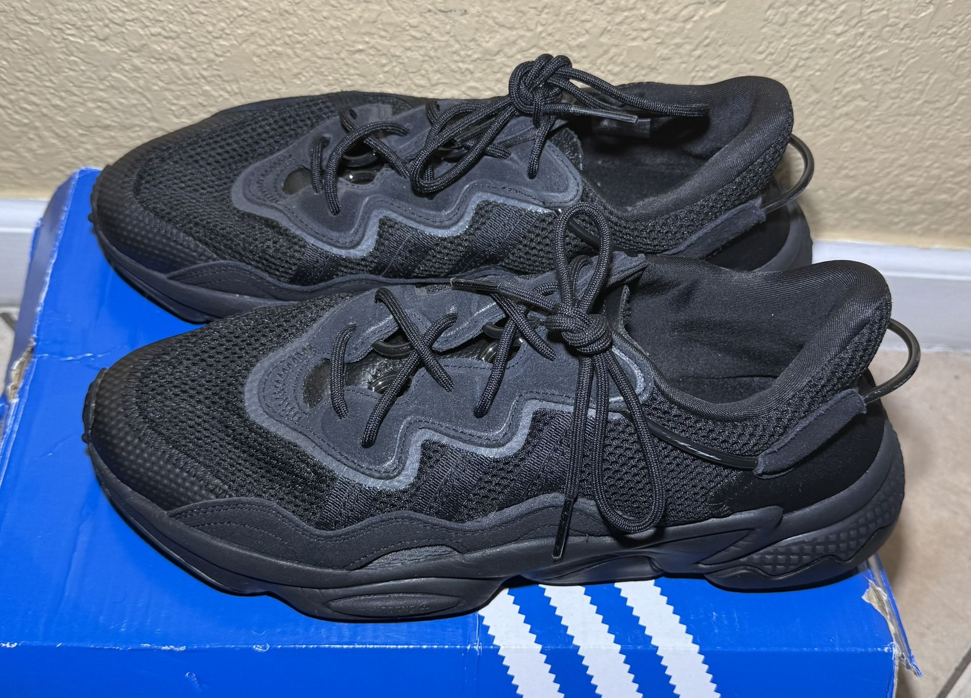 Adidas Ozweego "Triple Black”