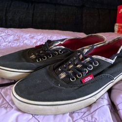 Puma-Bordered Vans Authentic, White & Black, US Men's 7.5 - Stylish & Durable