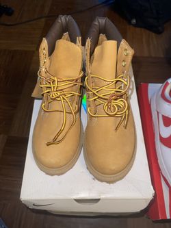 Kids Timberlands Size 7.5