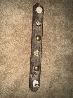 Rustic Wood Hanger With Decorative Knobs
