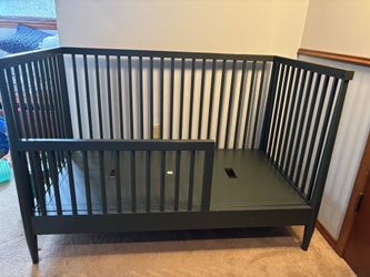 Land of Nod (Crate and Barrel) Hampshire Crib
