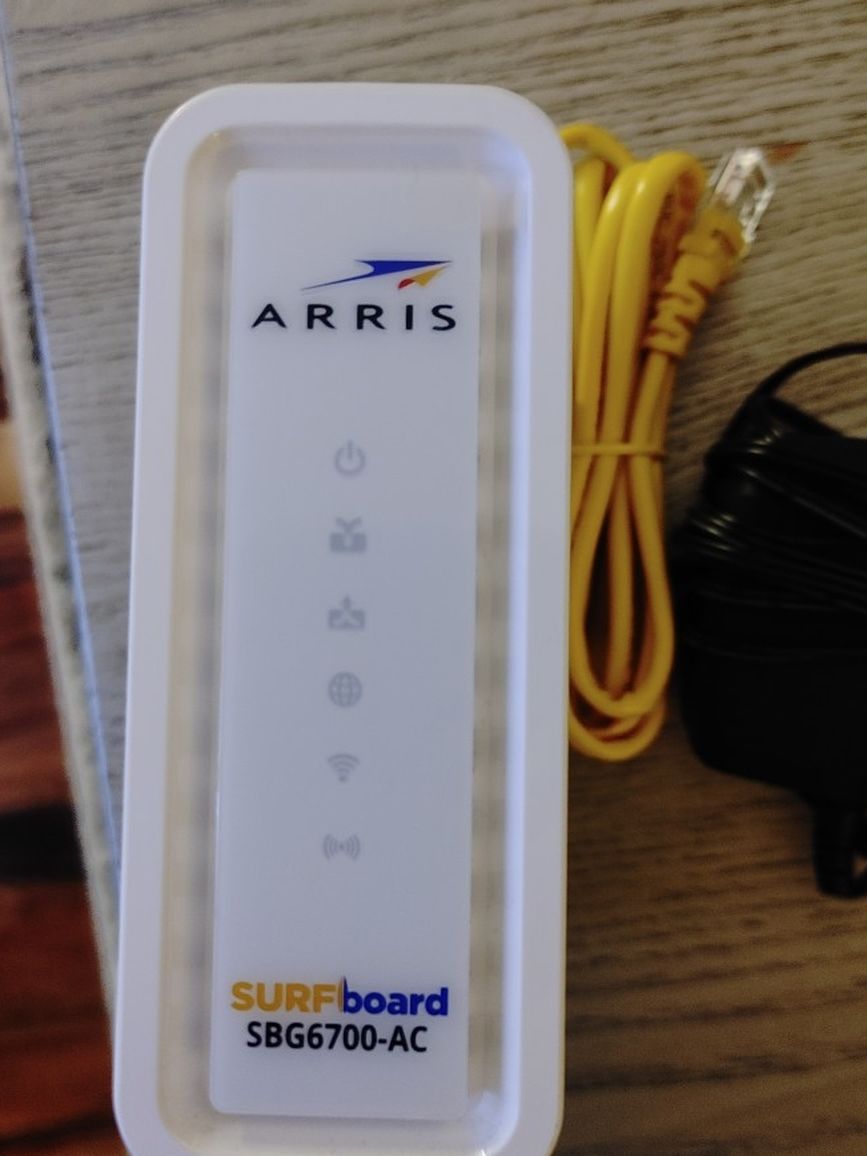 Arris SURFboard Wireless Cable Modem Router Wi-Fi