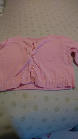 Toda la ropita de nina muy limpia es de 24 meses toda por $6