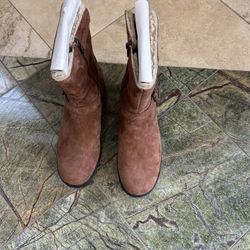 Brand New Ugg Boots Women’s Size 11