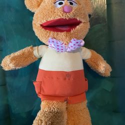 Disney Junior Muppet Babies Wocka Wocka Plush Fozzie Wiggles Giggles & Sings 13”