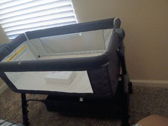 Like New bedside Baby Bassinet crib