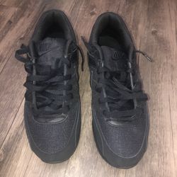 Black Nike Sneakers 