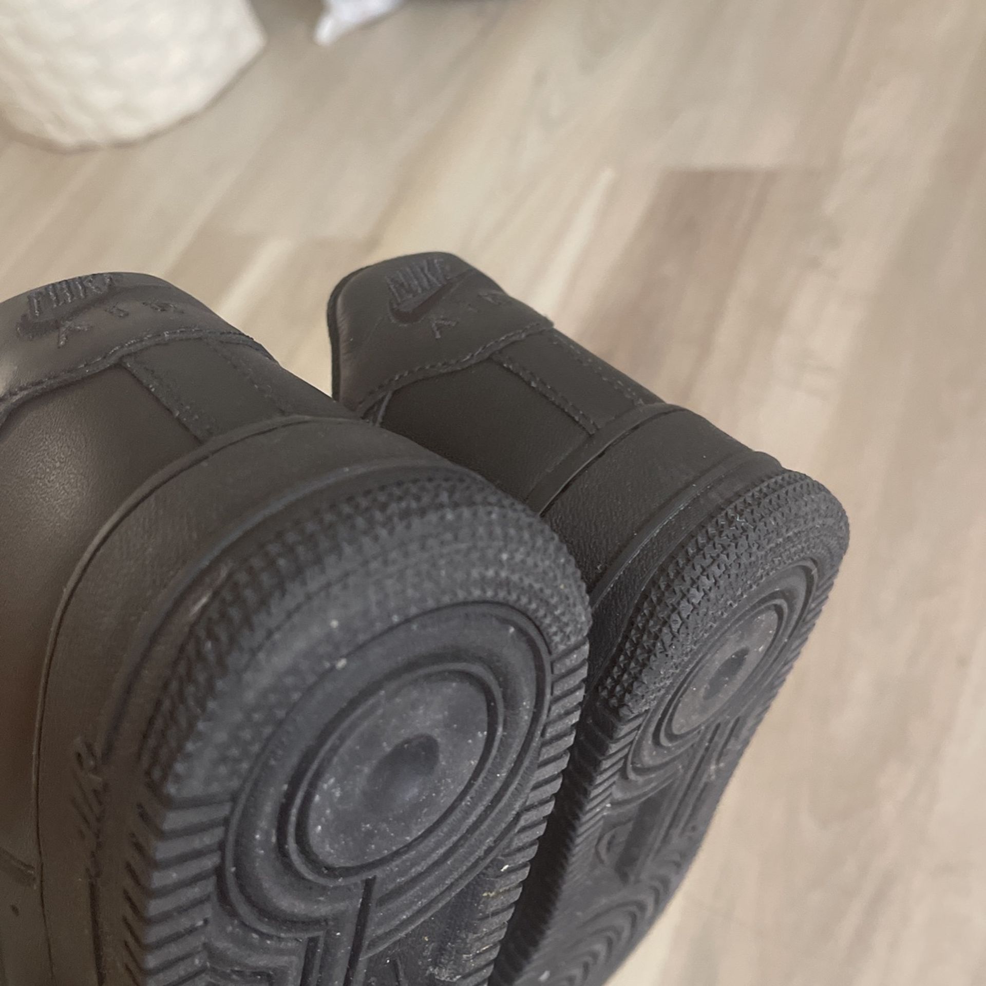 All Black Airforce 1 9.5 Men's shoes