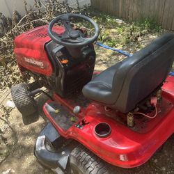 SITDOWN LAWNMOWER $400