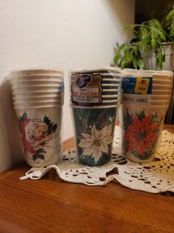 Vintage Hot/cold Christmas paper cups