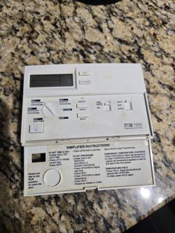 Lux Smart Temp 1500 Programmable Thermostat w/ LuxLight Lighted Display TX1500a