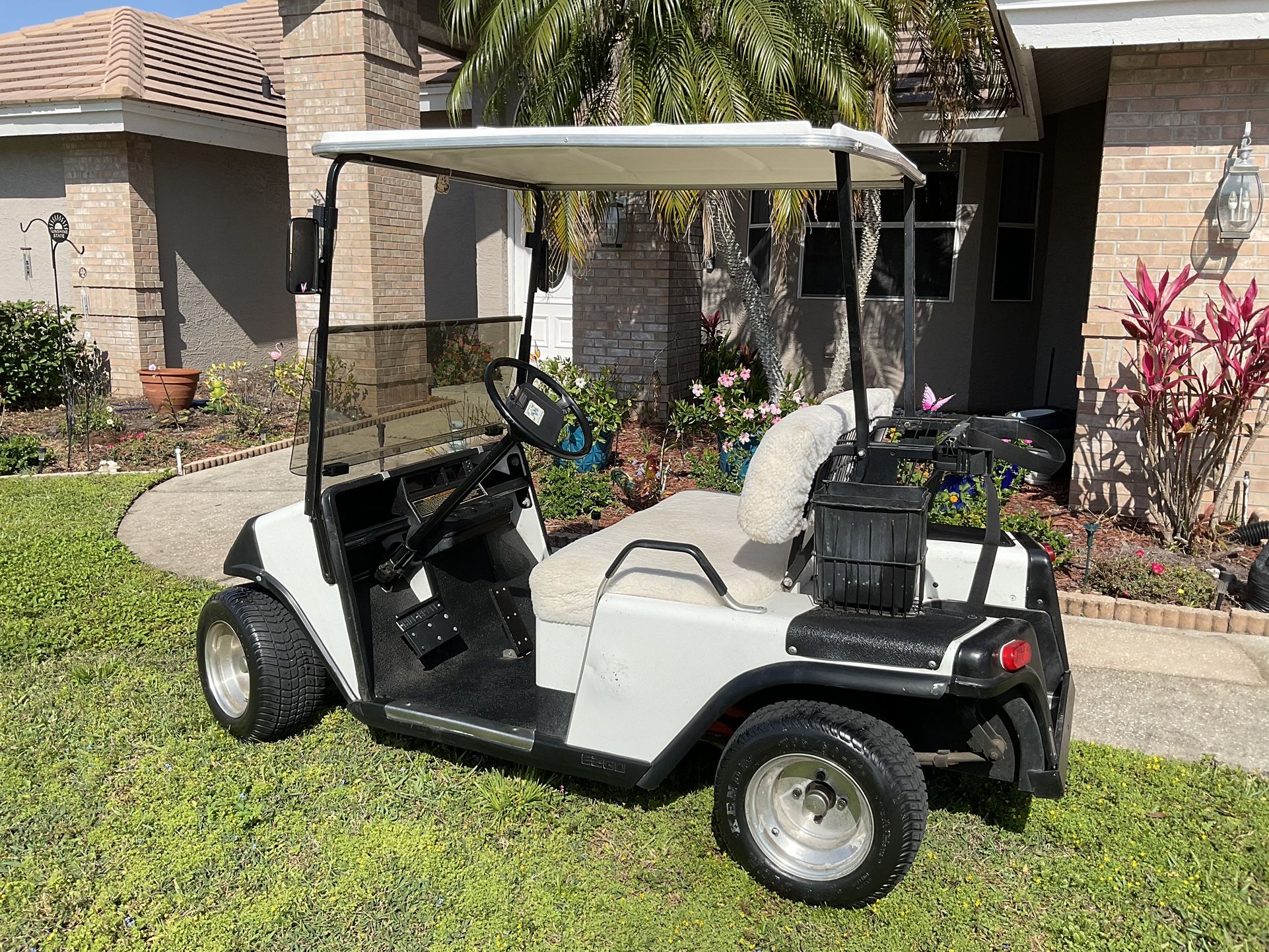 EZ-GO Golf Cart, Runs Great, New Batteries —FREE DELIVERY
