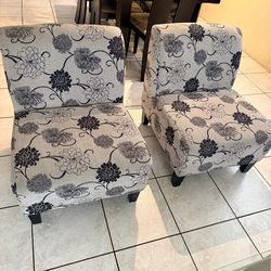 Set of 2 comfortable plush living room chairs
