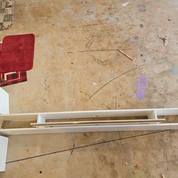 Floating shelf