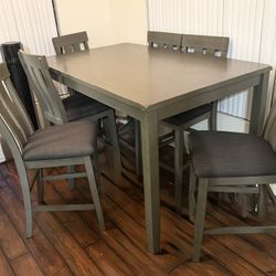 Dinning Table With 6 Chairs 