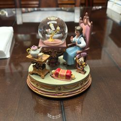 DISNEY COLLECTABLE