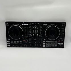Numark Mixtrack Platinum FX 2-Channel Serato DJ controller