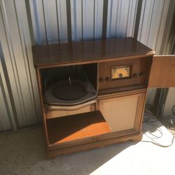 Antique Admiral Console Tube Radio & Record Player
