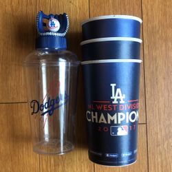 Dodgers Plastic Cups And Shaker